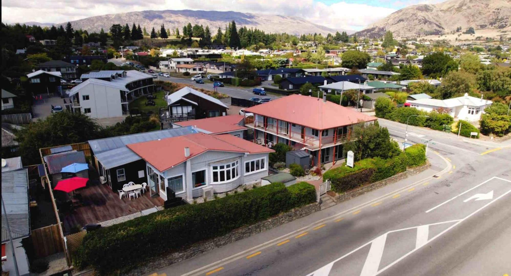 Adventure Wanaka Hostel Exterior photo